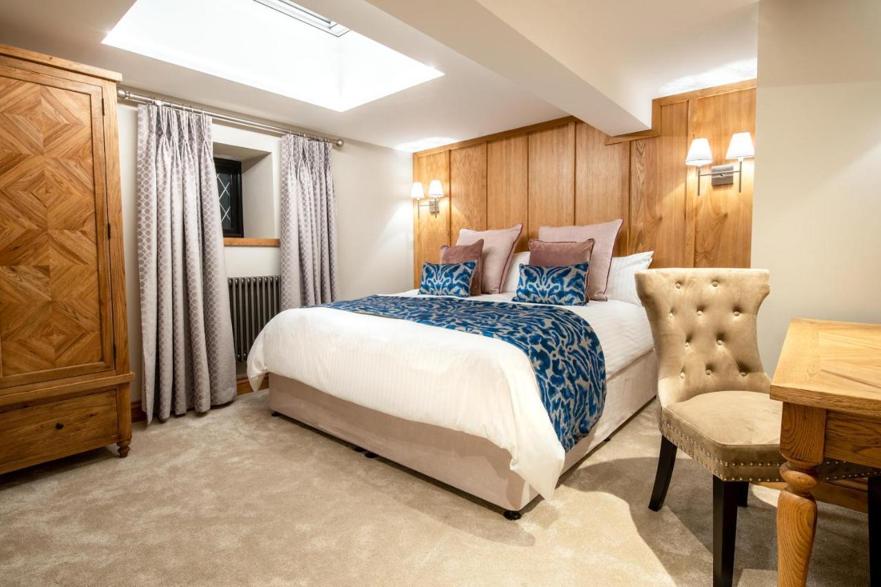 Boringdon Hall Hotel And Spa Plymouth Luaran gambar A bedroom at The Old Vicarage Hotel